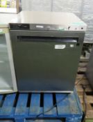 Williams single door fridge - 600mm x 580mm x 790mm