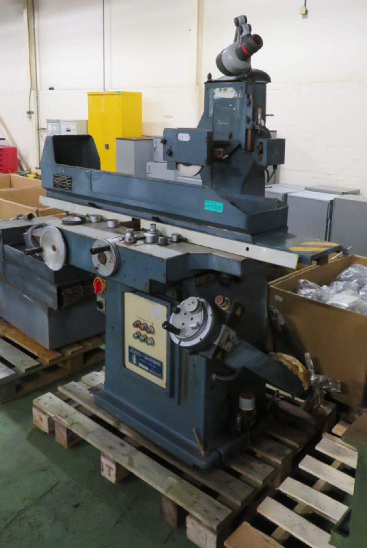 Jones & Shipman 1400AR Model D90SD Surface Grinder - with oil tanks & hydraulic pump - Image 2 of 11