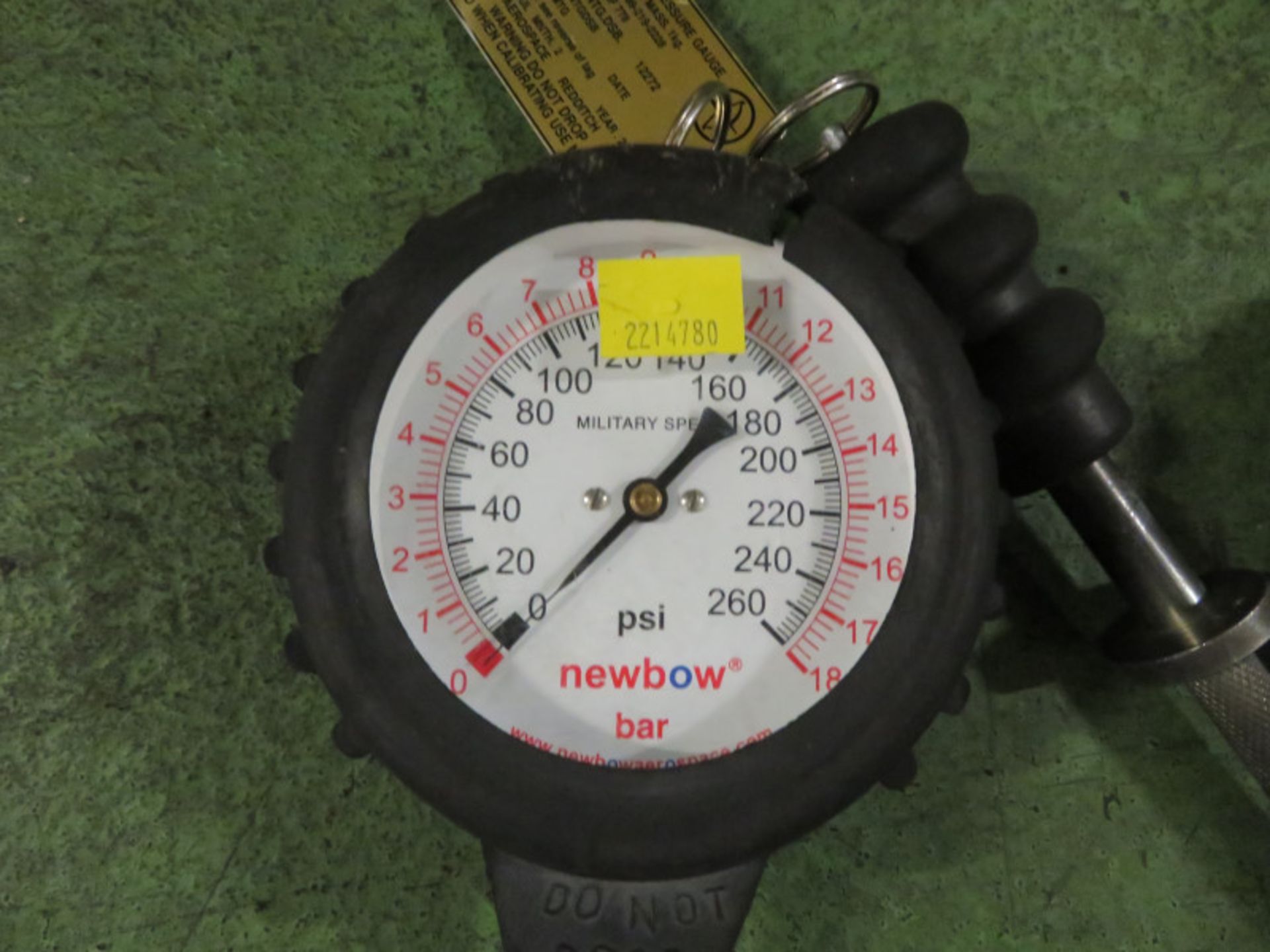 2x Newbow Tyre Pressure Gauges 0-260lbs/in - Image 2 of 3