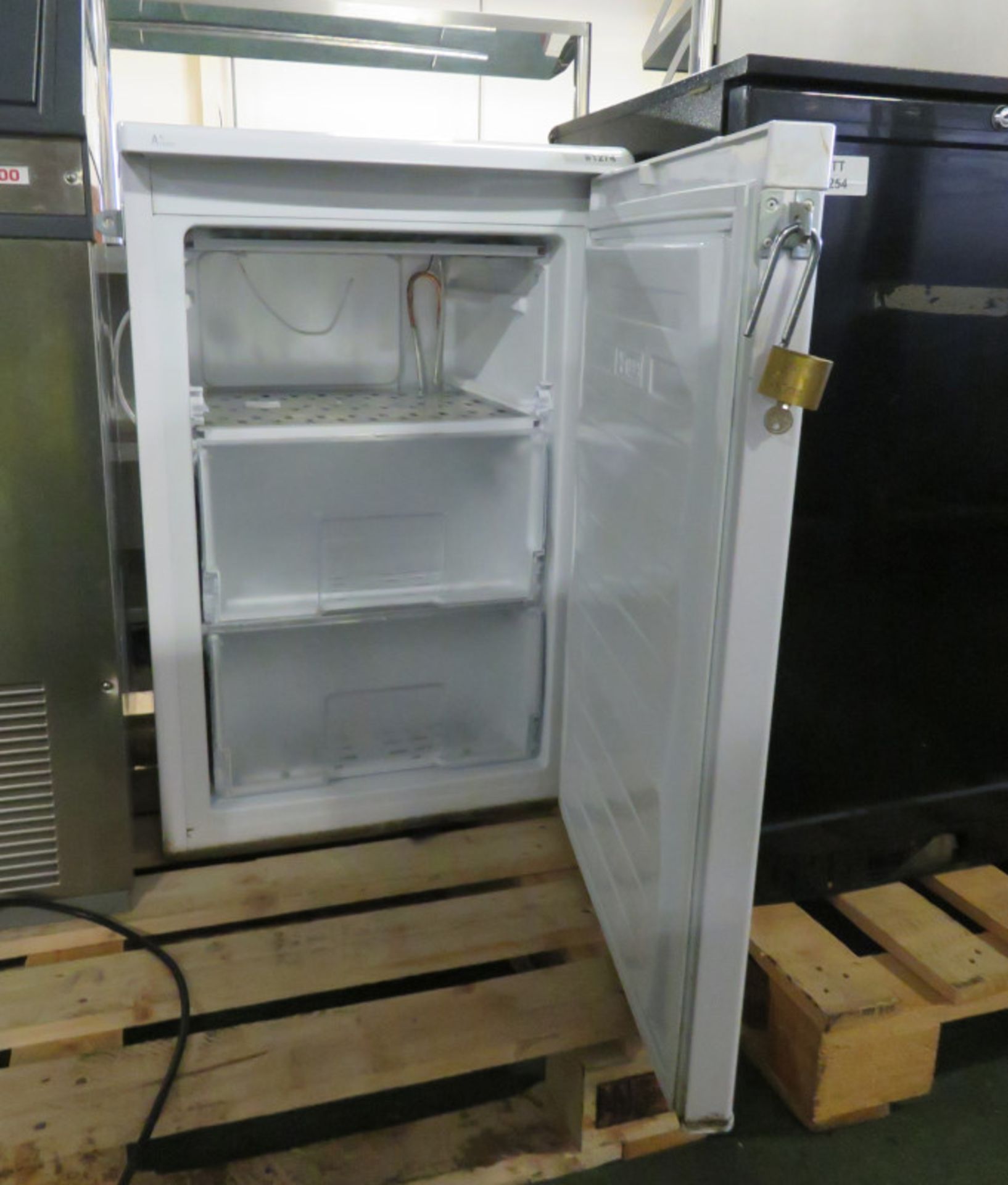 Beko singlr door freezer - 540mm x 560mm x 820mm - Image 2 of 3