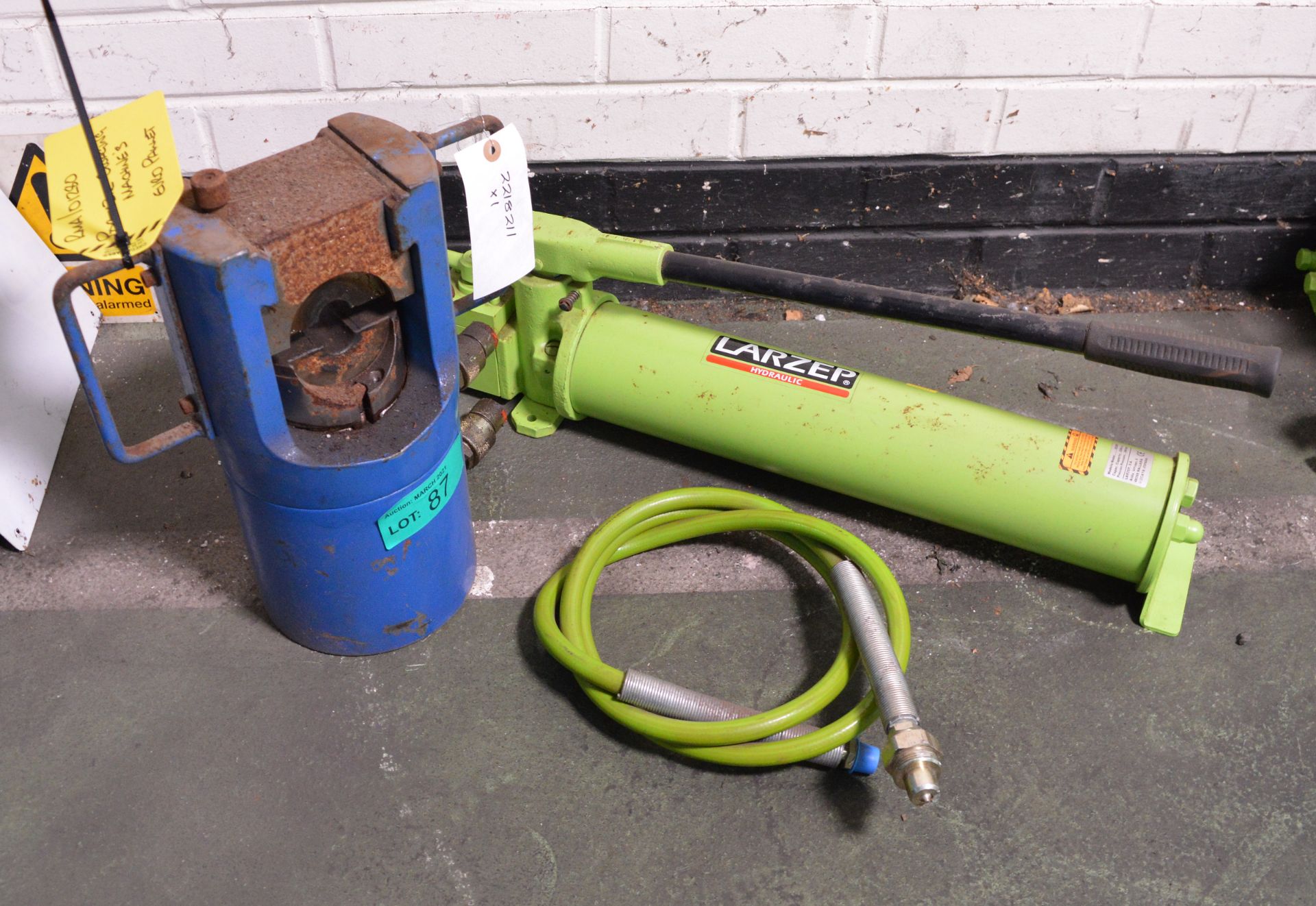 Portable Hydraulic Swaging Tool, Larzep hydraulic hand pump