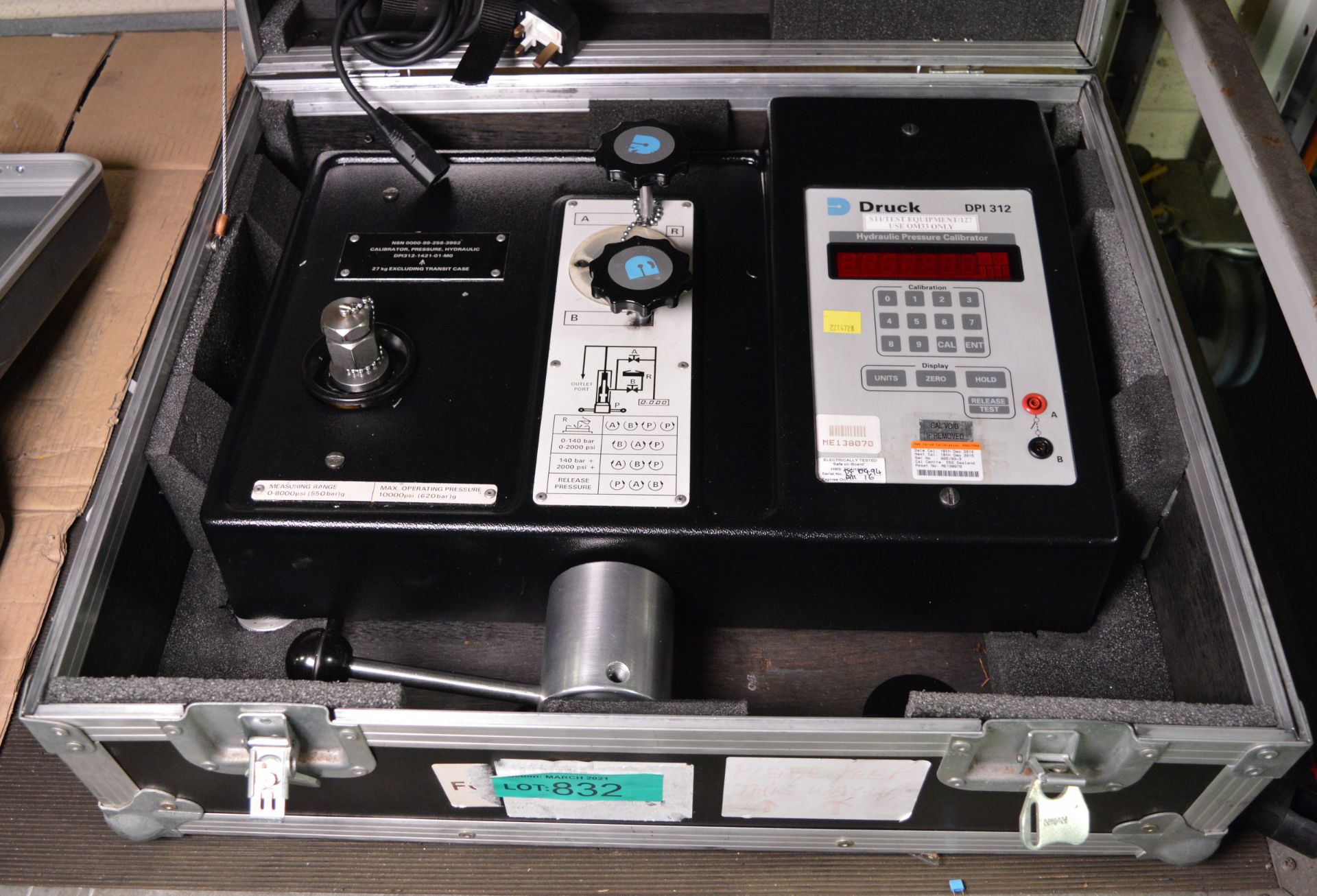 Druck DPI312 Hydraulic Pressure Calibrator + Case (over 40Kg for shipping) - Image 2 of 3