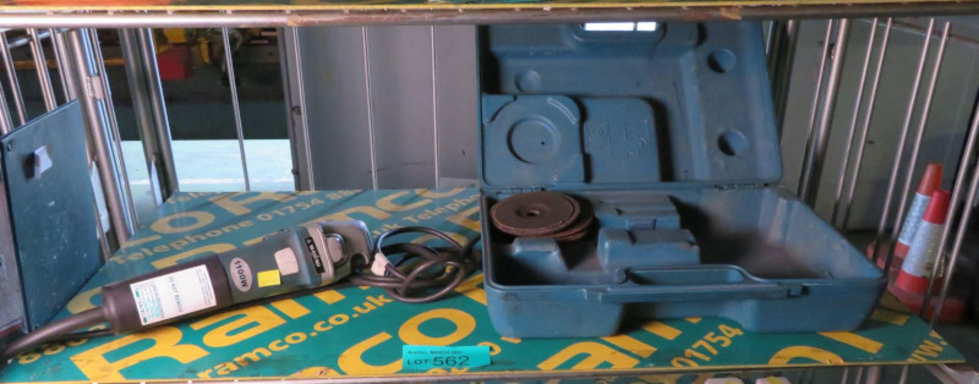 Makita 240v Grinder With Case