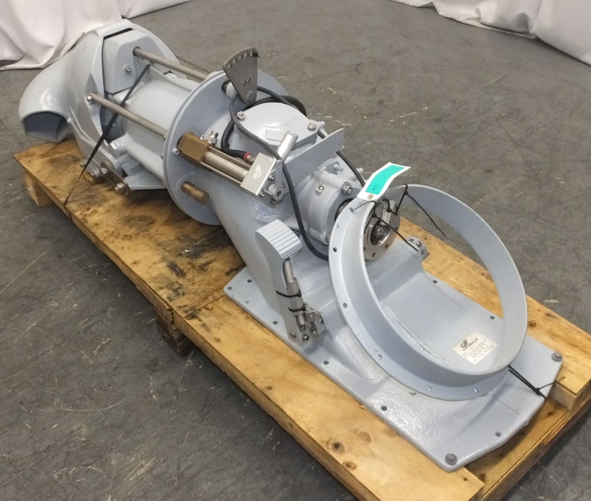 Hamilton 241 Marine Water Jet Engine - Very clean unit looks to have done very low hours t - Image 3 of 11