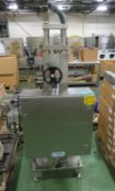 Herma industrial 752 bottom labelling machine - H400 24HR