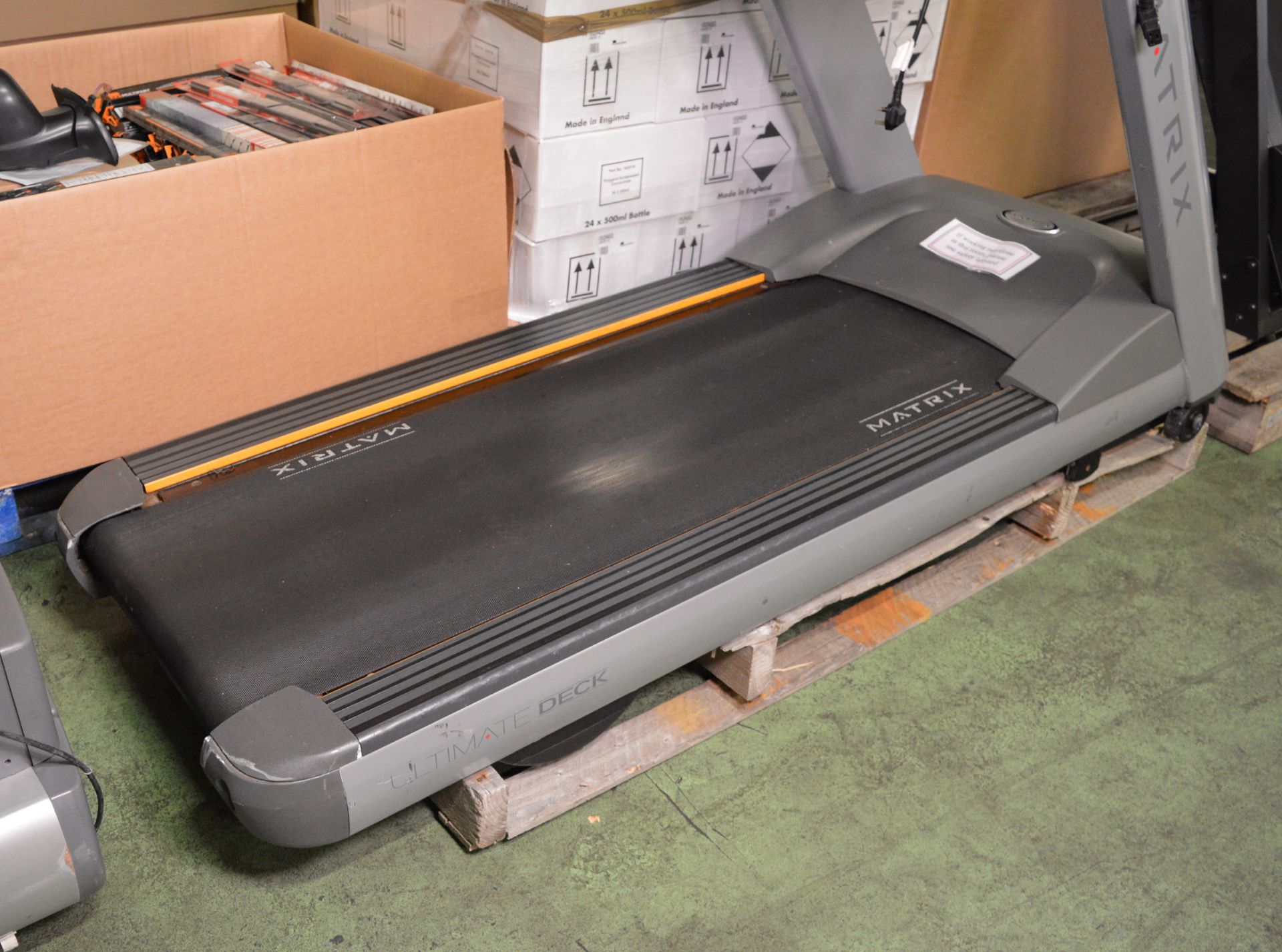 Matrix Ultimate deck treadmill - T-5x / 7x - 120V - 60hz - Image 2 of 4