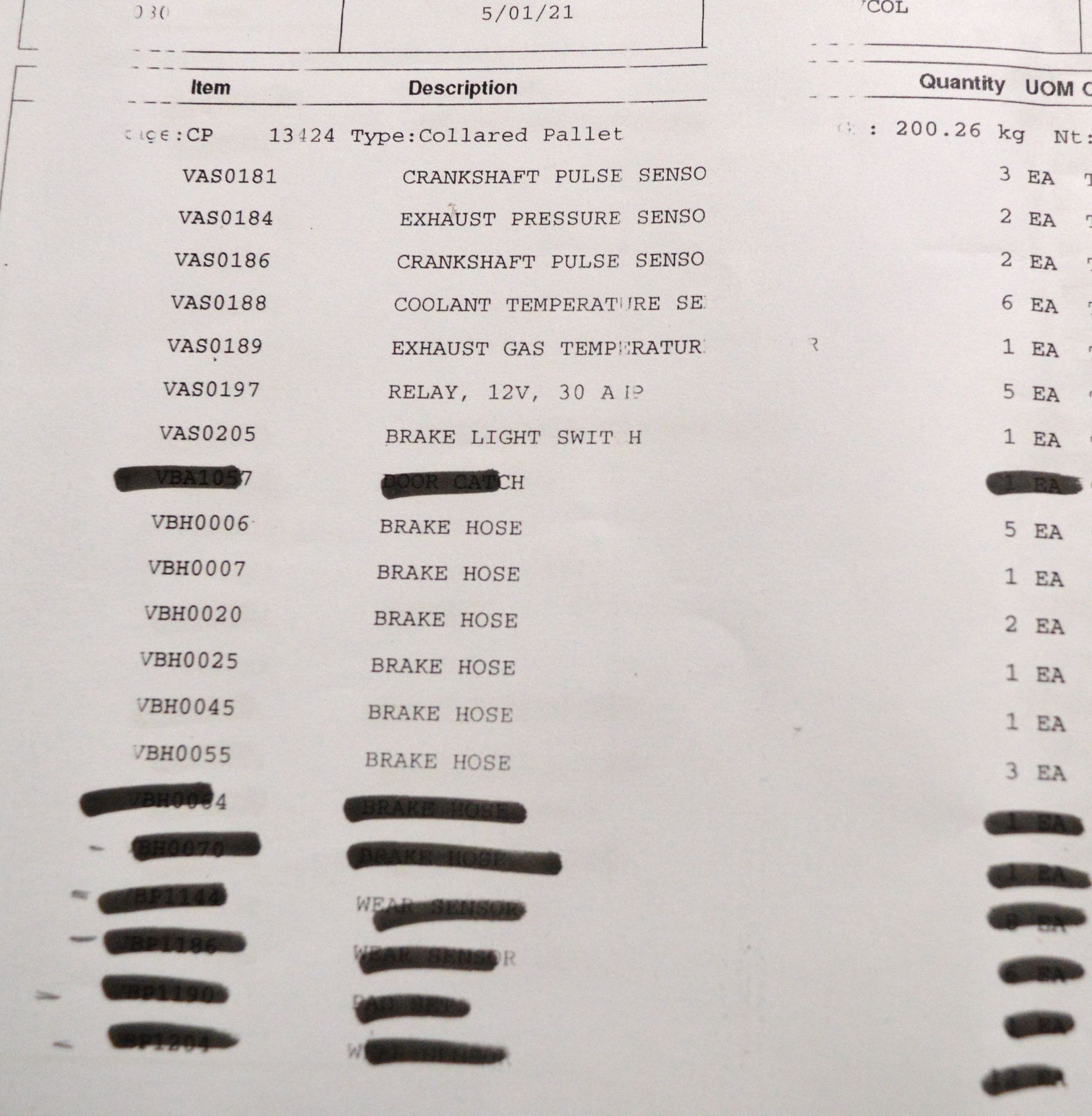 Vehicle parts - alternator pulley, crank shaft, oil pressure switch, brake hose, brake sho - Image 11 of 21