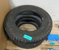 2x Michelin Agilis Camping 215/70 R15 CP Tyres