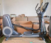 Life Fitness 95X cross trainer