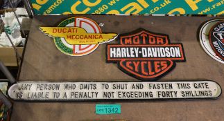 3x Cast signs - Shut & Fasten the gate, Harley Davidson, Ducati