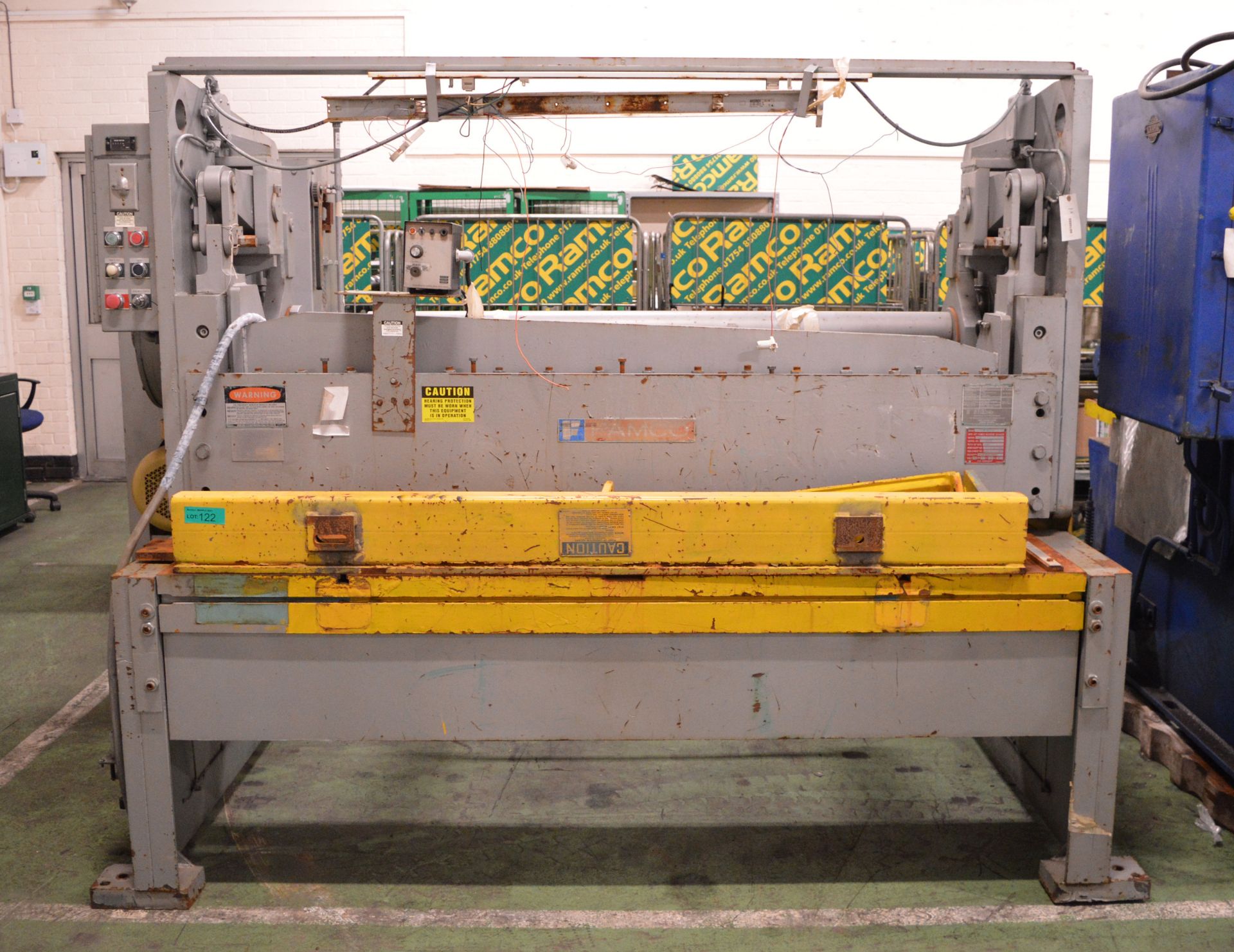 Famco powered guillotine - 2575 - serial S-12895583 - D.O.M. 12/89 - capacity 1/4 GA mild