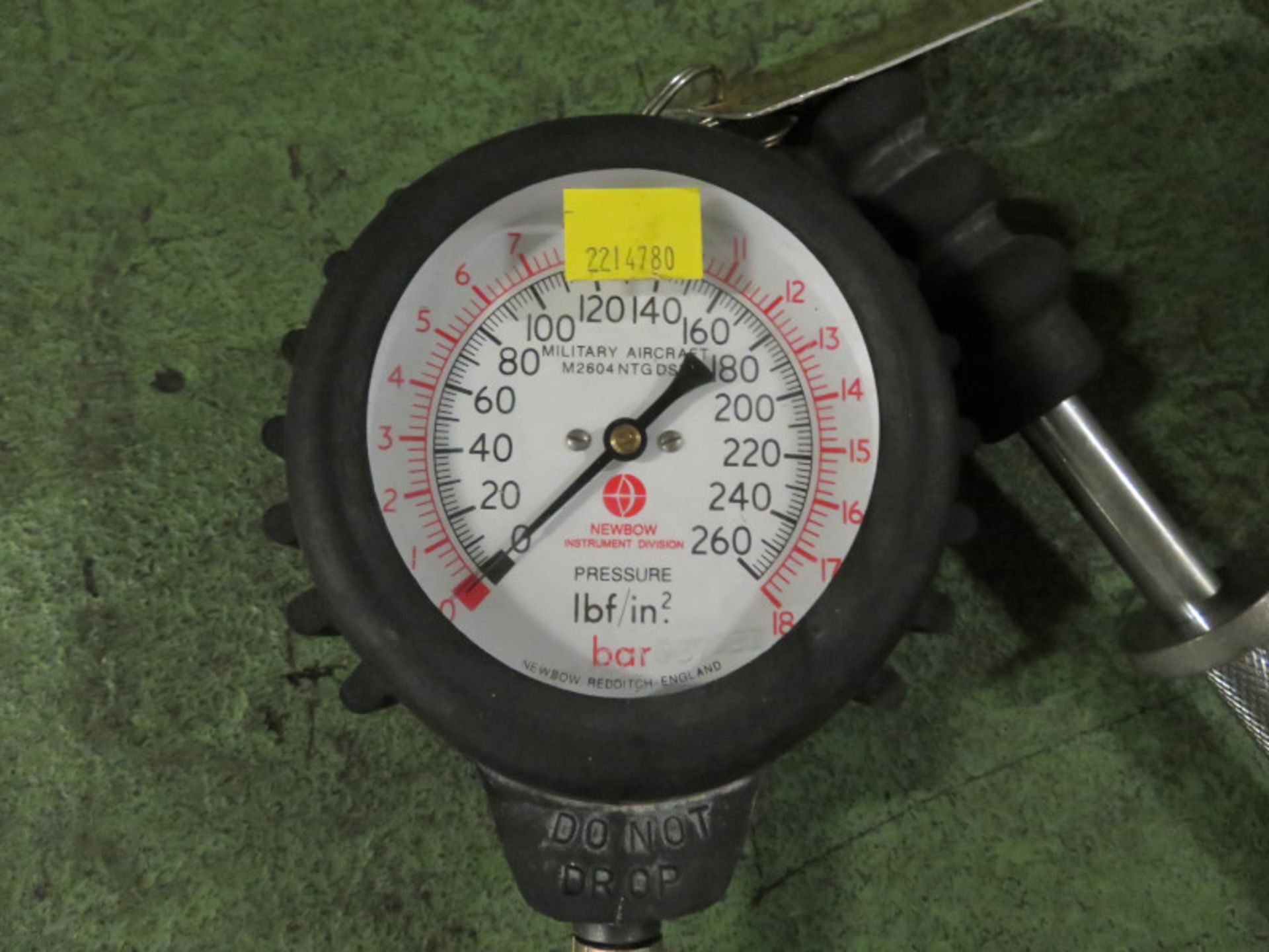 2x Newbow Tyre Pressure Gauges 0-260lbs/in - Image 2 of 3