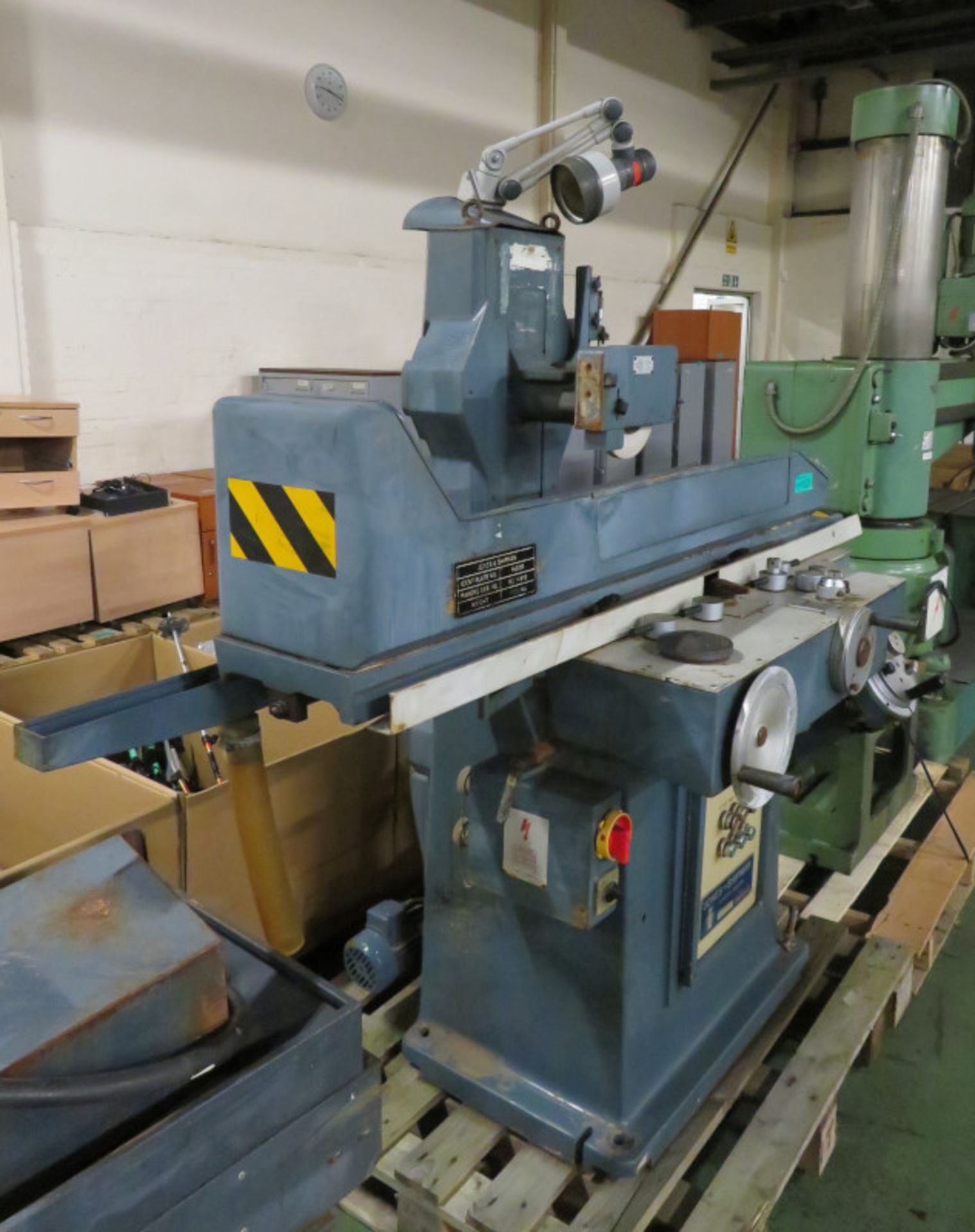 Jones & Shipman 1400AR Model D90SD Surface Grinder - with oil tanks & hydraulic pump - Image 4 of 11