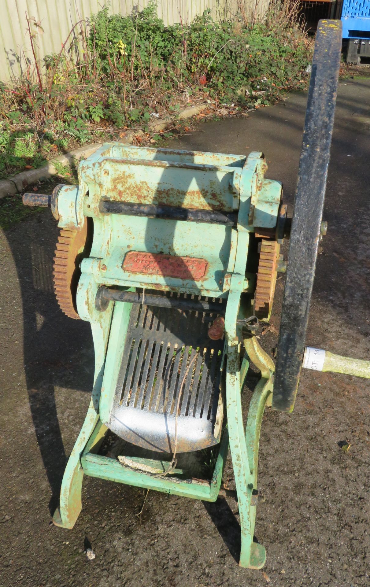 Ralph Yates, Derwent Foundry - Malton - Cake Breaker - Image 2 of 9