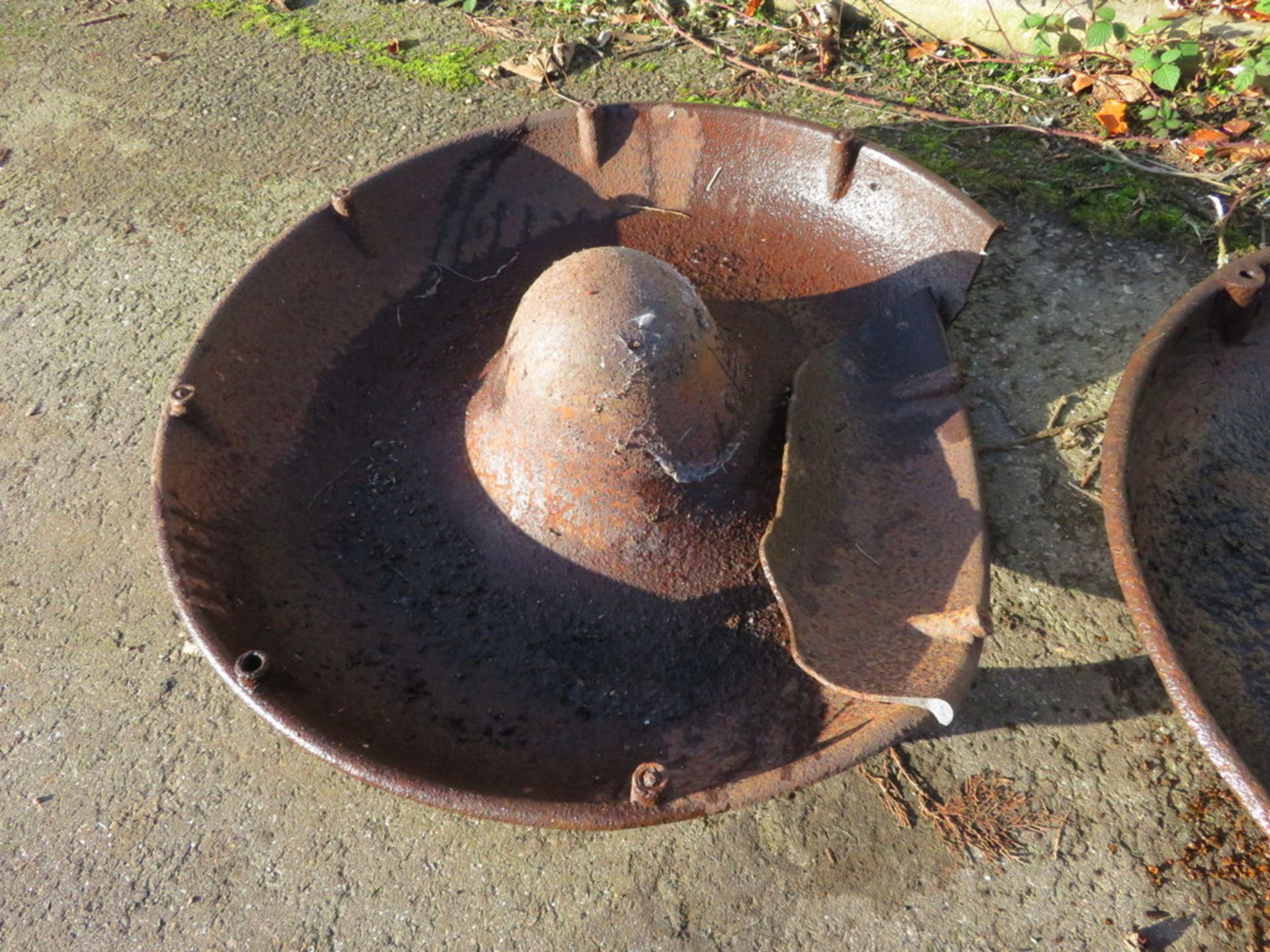 Cast Iron Pig Troughs - Top Bars Missing - Image 4 of 7