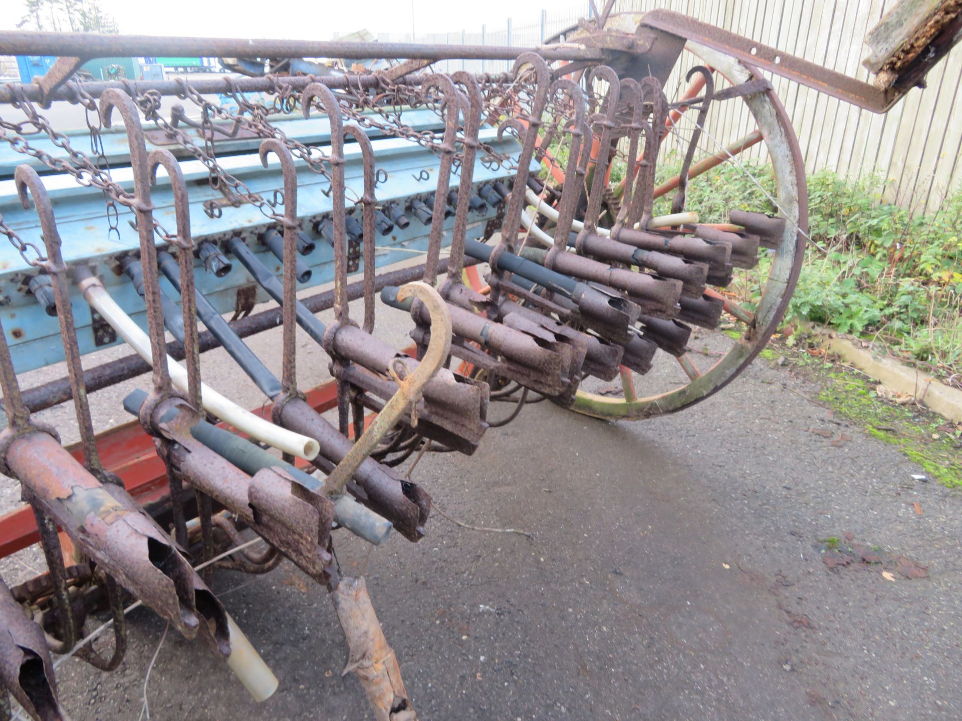 Edward Tong - Lincoln - Horse Drawn Corn Drill - Brass Hubcaps - Image 6 of 11