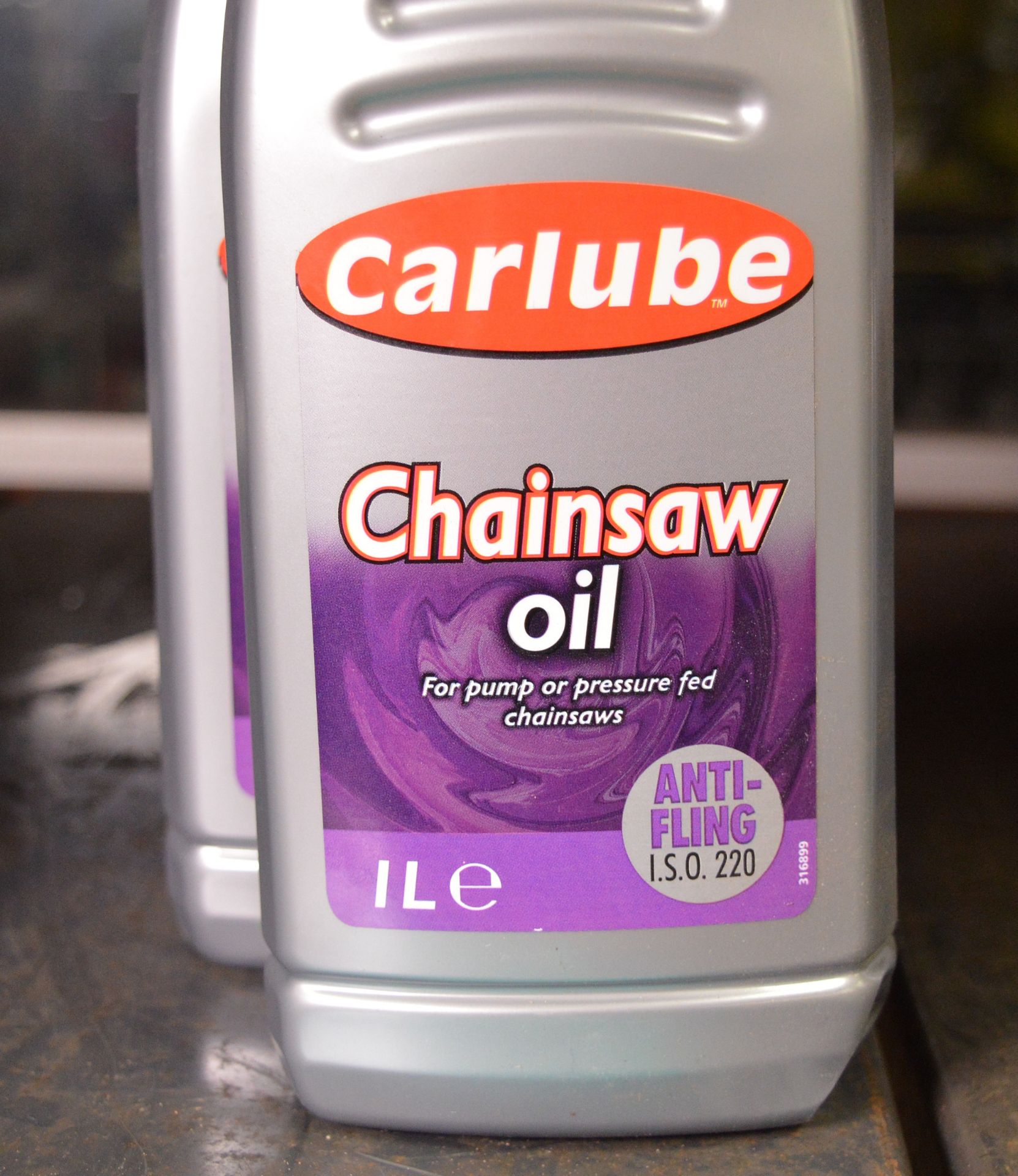 2x Carlube Chainsaw Oil - 1 litre - Image 2 of 2