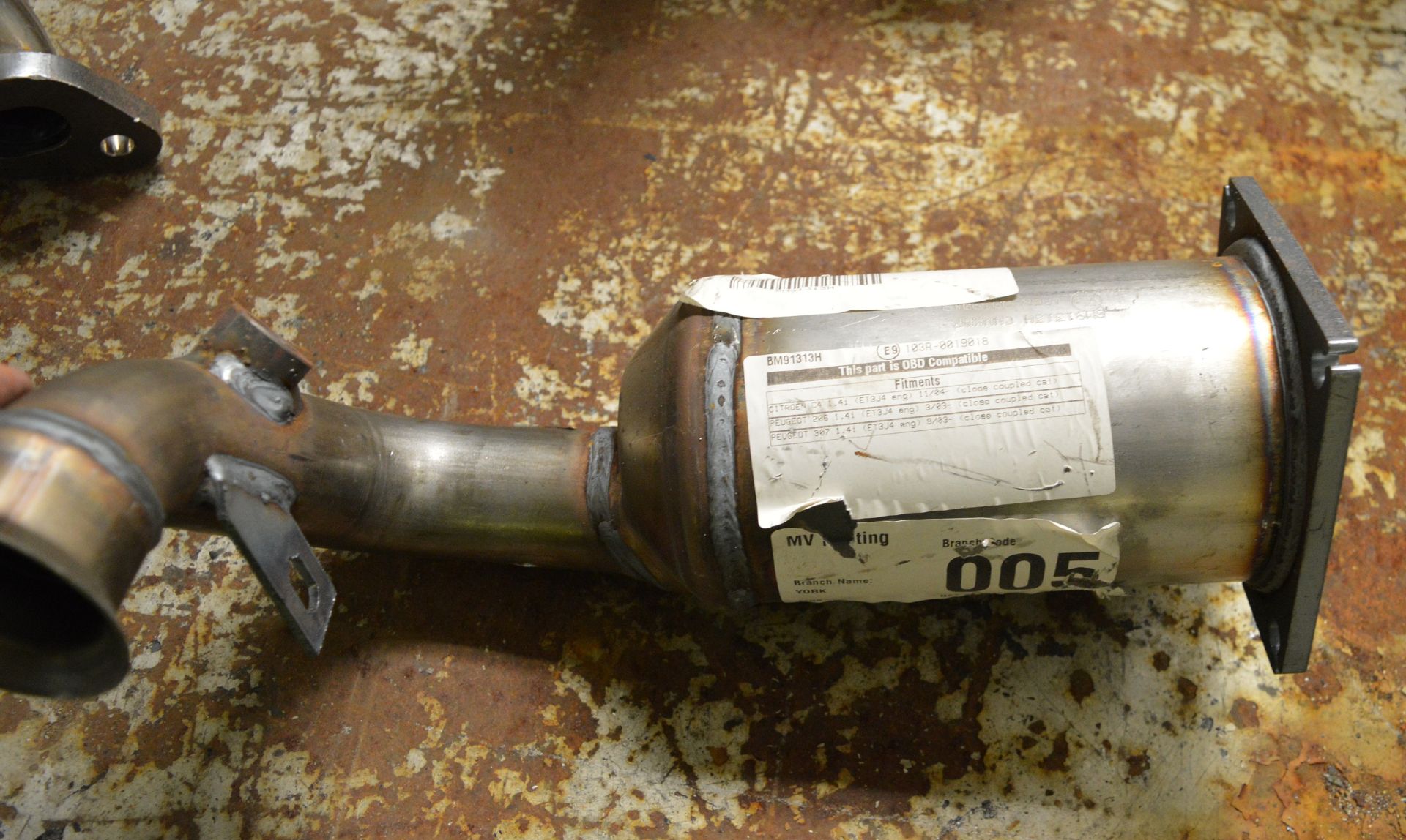 Various Catalytic Converters - Please see pictures for part/model numbers - Image 10 of 16