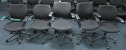 5x Humanscale Freedom Task Office Swivel Chairs. Varying Condition.