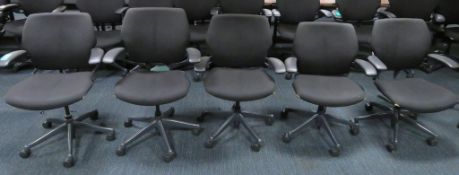 5x Humanscale Freedom Task Office Swivel Chairs. Varying Condition.