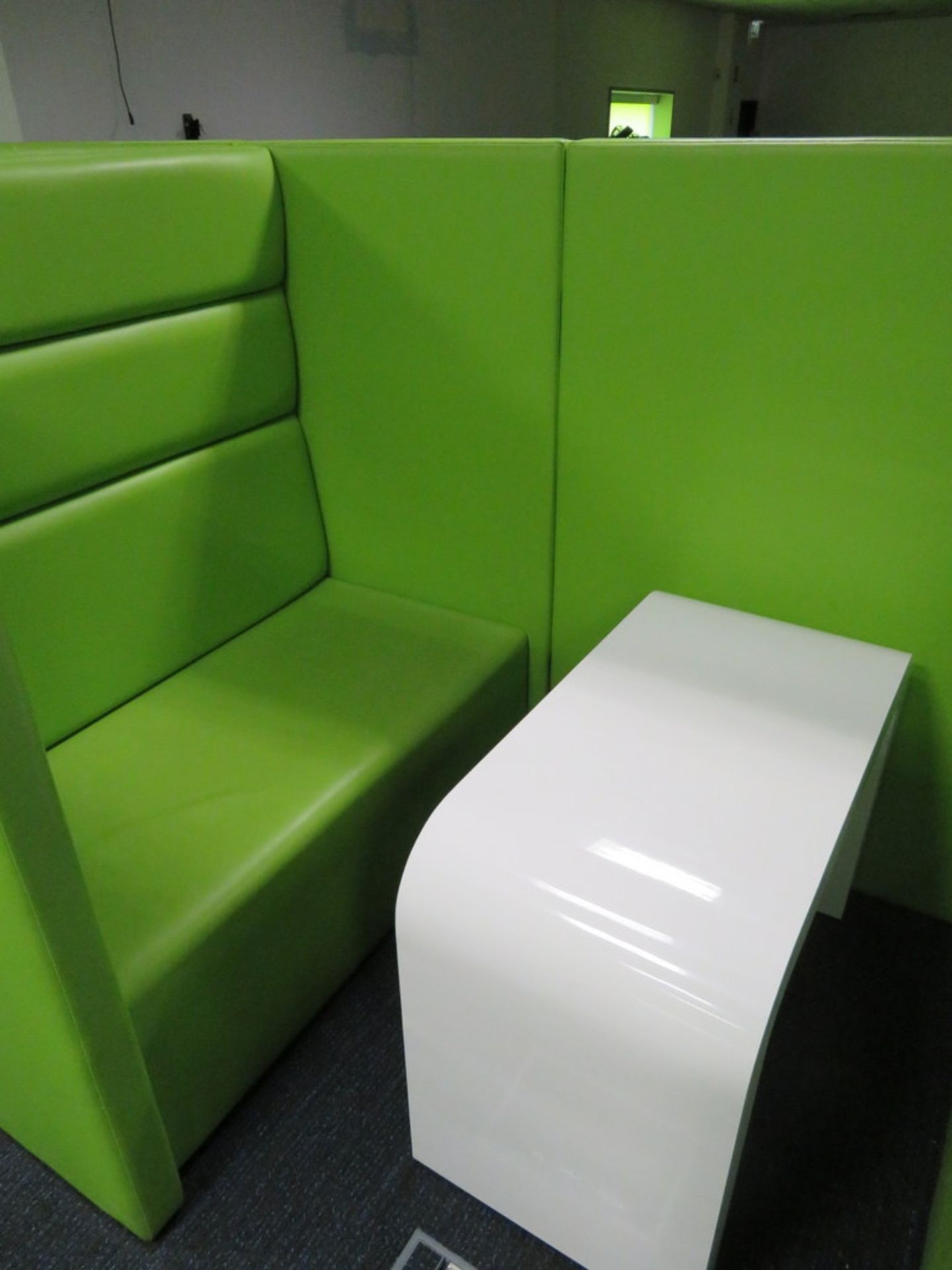 Padded Office Chill Out Pod/Booth And Table. - Image 3 of 3