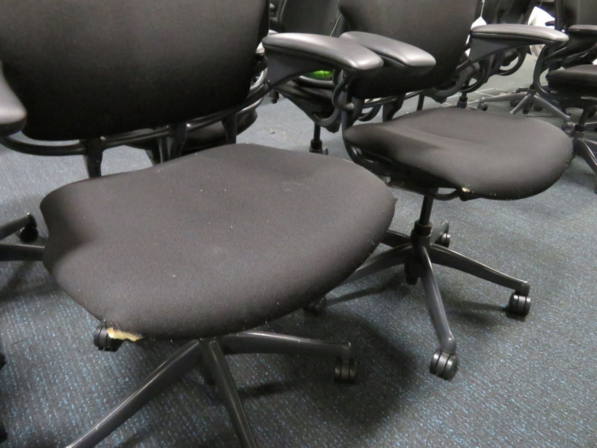 4x Humanscale Freedom Task Office Swivel Chairs. Varying Condition. - Image 4 of 5