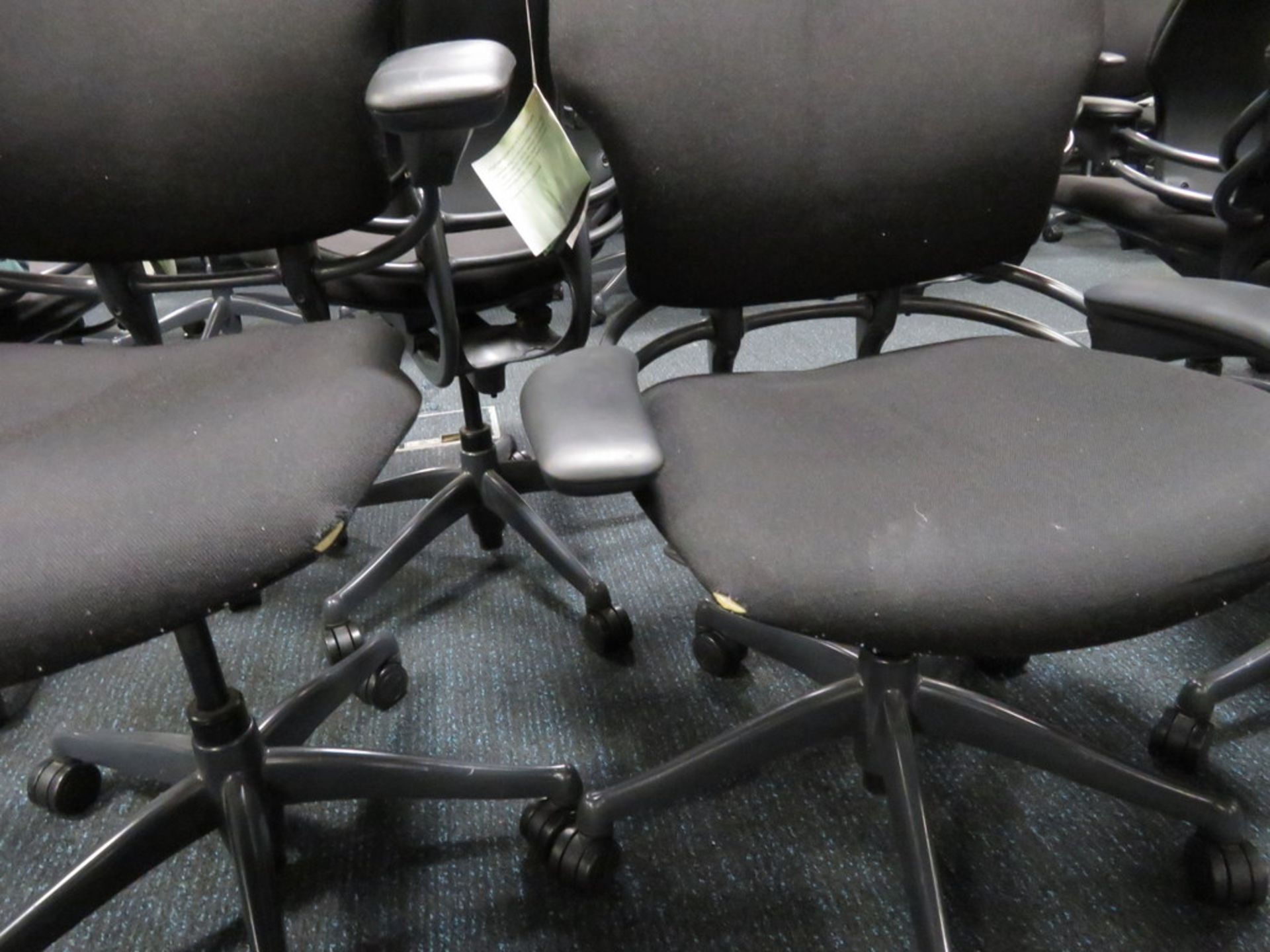 4x Humanscale Freedom Task Office Swivel Chairs. Varying Condition. - Image 5 of 5