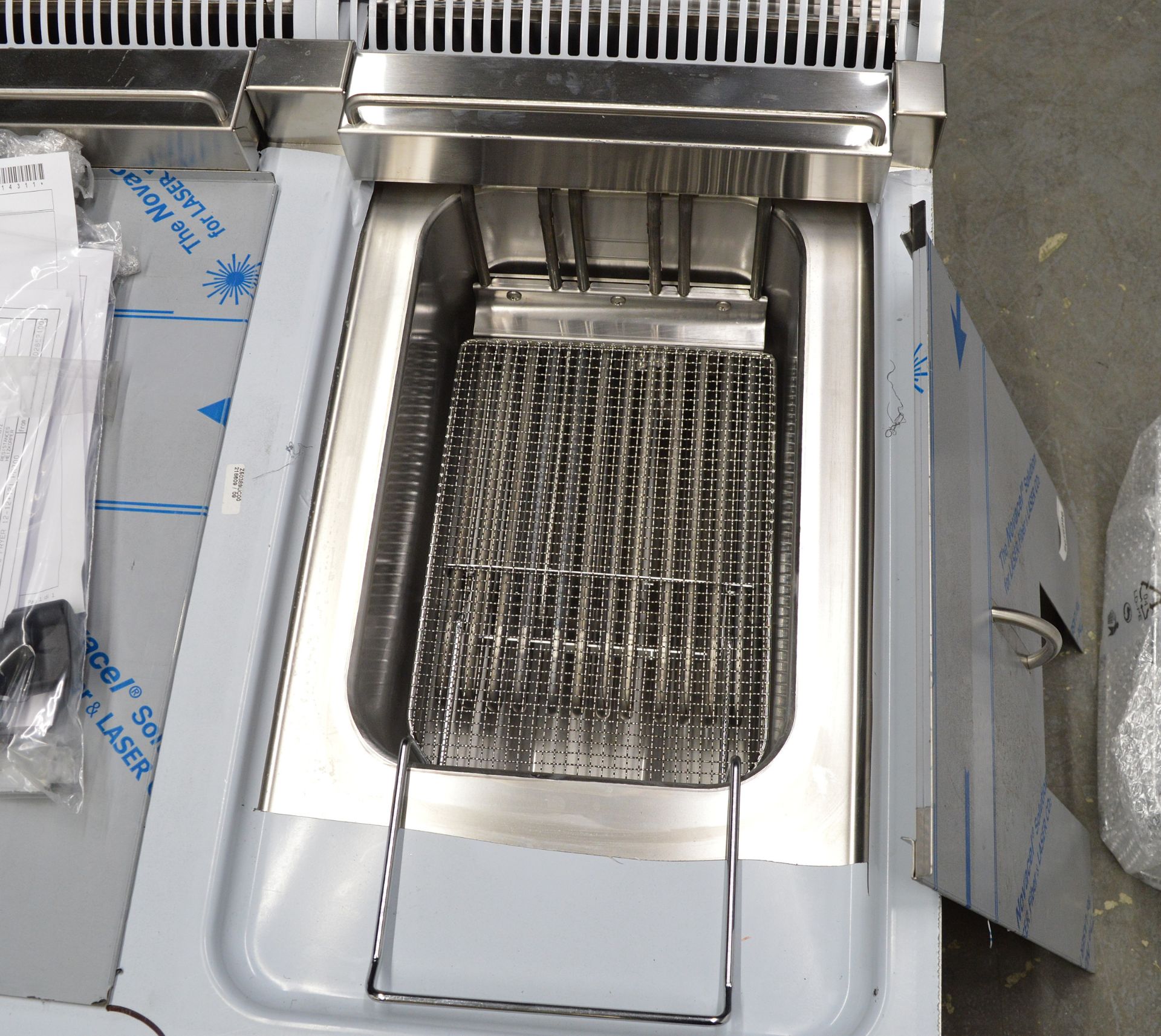 Electrolux Countertop Electric Double Fryer - 800mm - 2x 12 litre baskets - BRAND NEW - Image 7 of 8