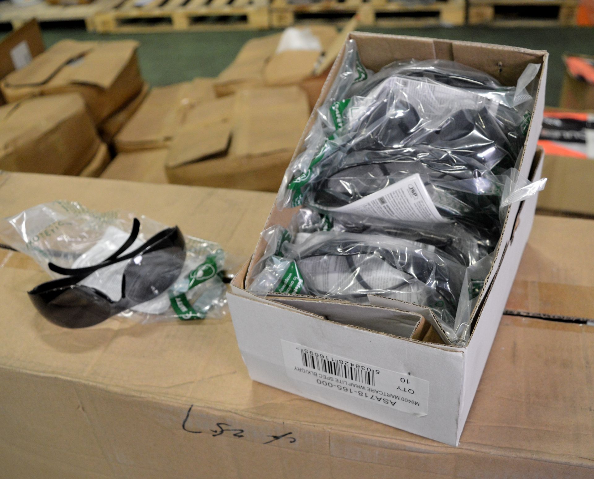 5x Boxes of JSP M9400 Martcare Wraplite Safety Glasses - Black/Grey - 200 pairs per box - Image 2 of 5