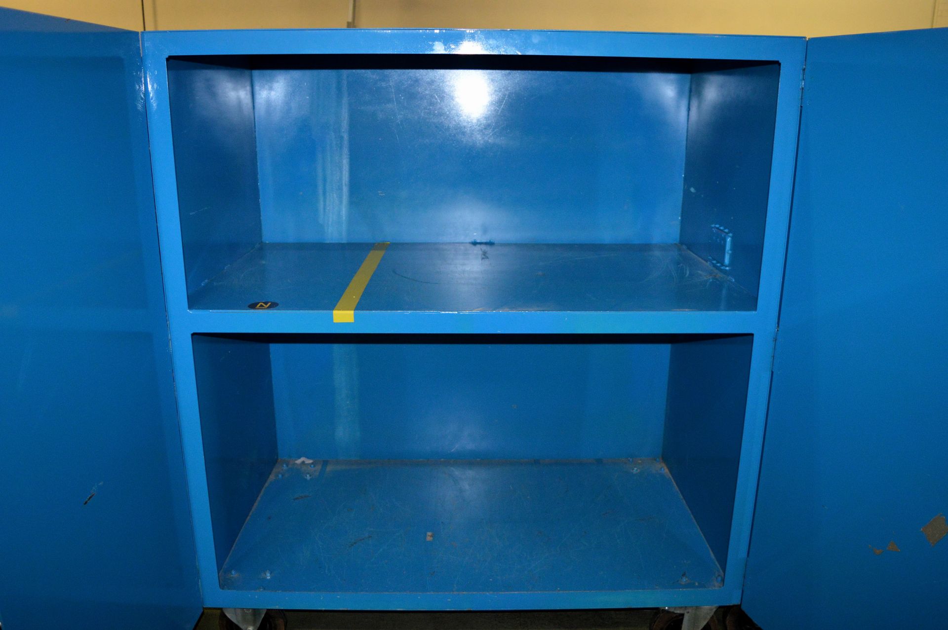 Mobile Cabinet - 2 Door - Blue (one shelf) - L1500 x W910 x H1740mm - Image 2 of 2