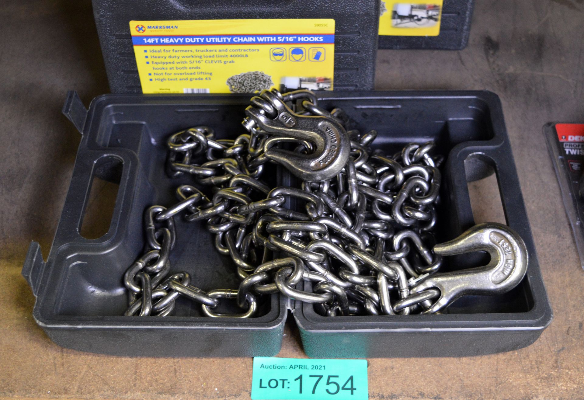 3x Marksman 14ft heavy duty utility chain with 5/16 inch hooks - Image 2 of 2