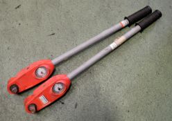 2x Dial Torque Wrenches - 3/4in 0-400Nm