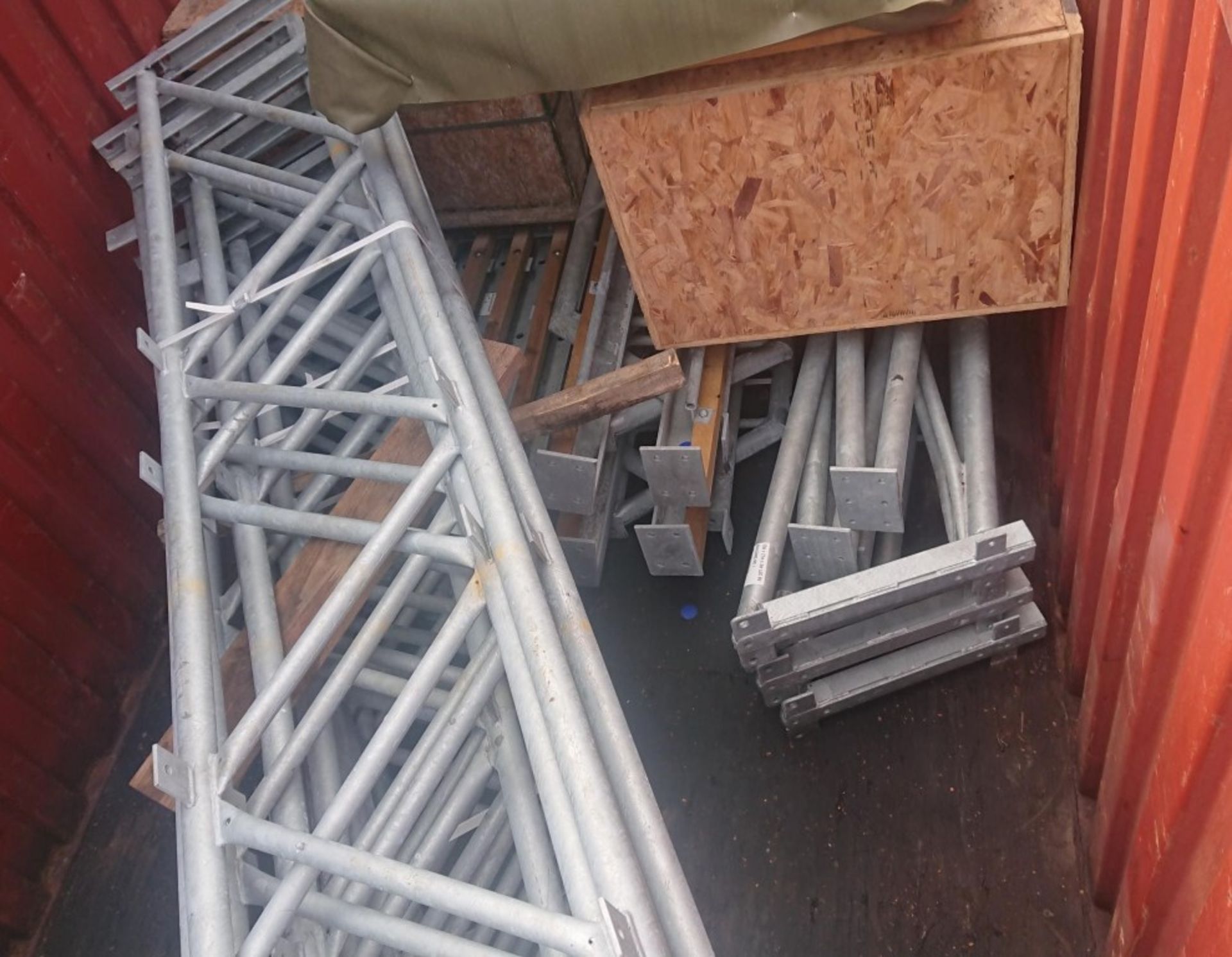 Containerised Rubb Building assembly - 21 x 12 x 3m NV - will require hiab to load due to weight - Image 19 of 58