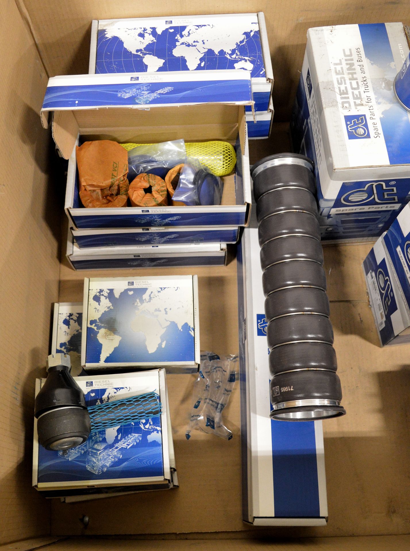 Vehicle parts - headlight, kingpin kits, ball joints, trailer brake valves - see pictures - Image 2 of 11