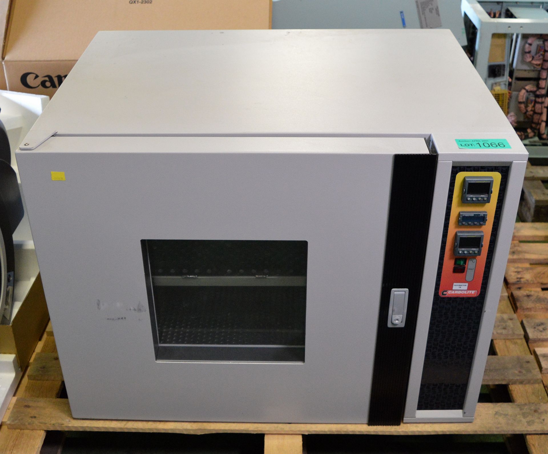 Carbolite Incubator Oven - PIF120+RS485 COMMS - 240V - 500W - 1ph - 3.0A - 50hz - L860 x W