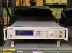 IFR 2025 Signal Generator 9 KHz - 2.51 GHz with carry bag