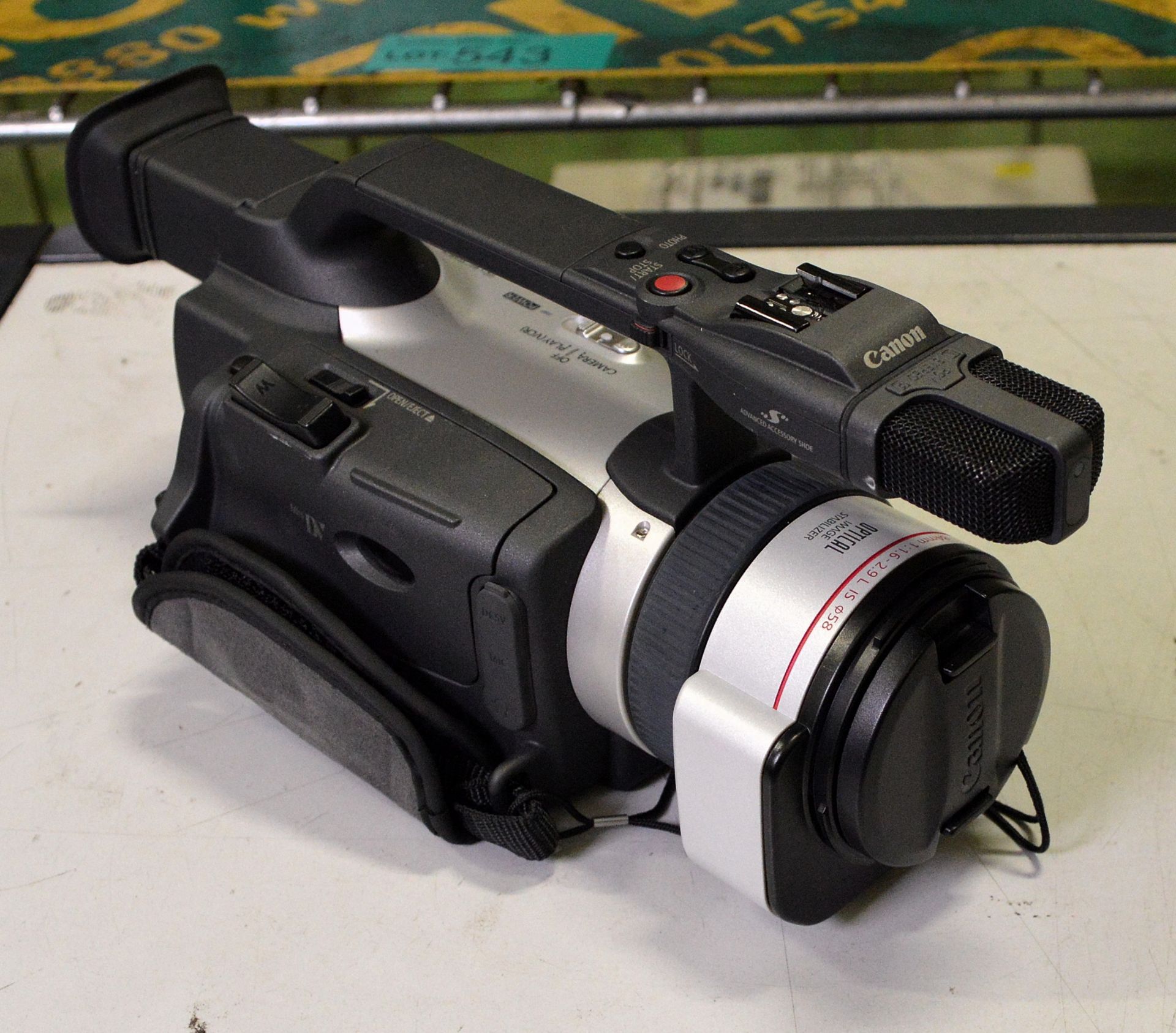 Canon XM2 Camcorder - with accessories - Image 4 of 6