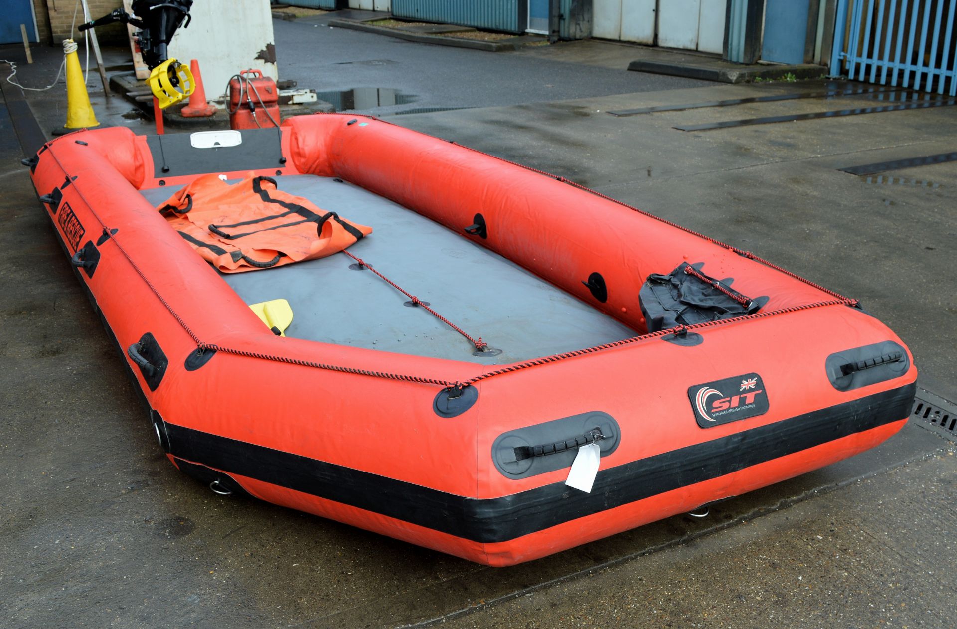 Red inflatable with Mercury 9.9 outboard engine on stand - IF10201FA serial 0R533676, fuel can - Image 2 of 23