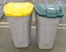 2x Recycling bins - damage to 1 handle