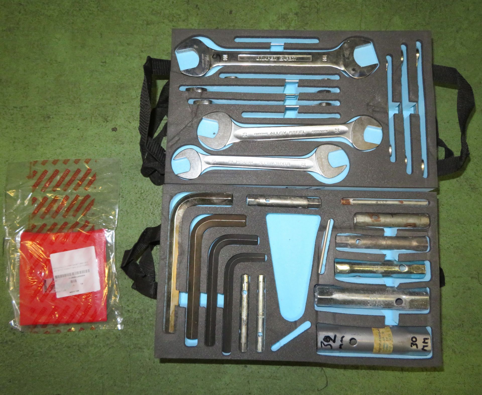 Various spanners in tool box - Image 4 of 4