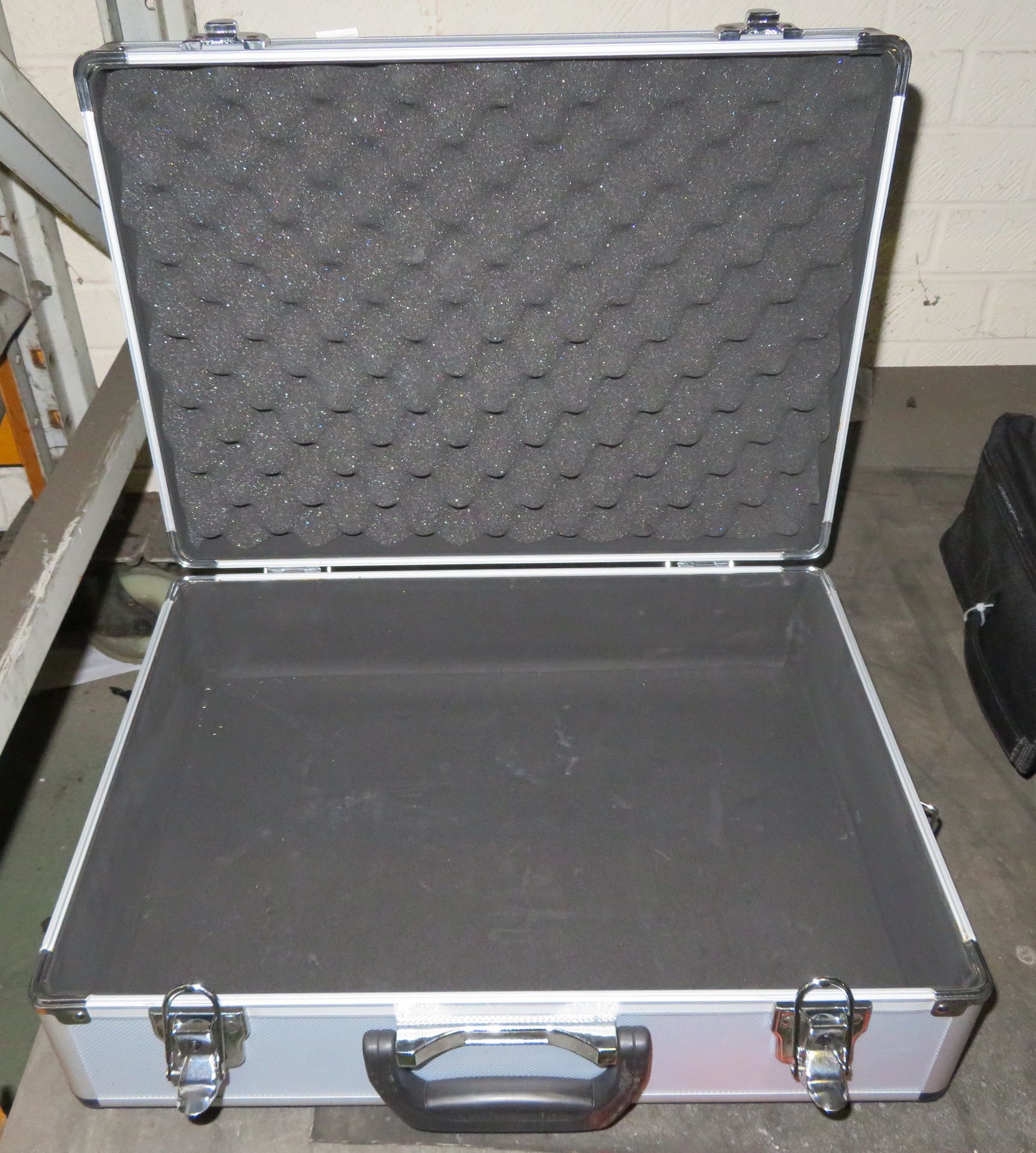 Sliver Empty Case - L450 x W330 x H150mm - Image 2 of 2