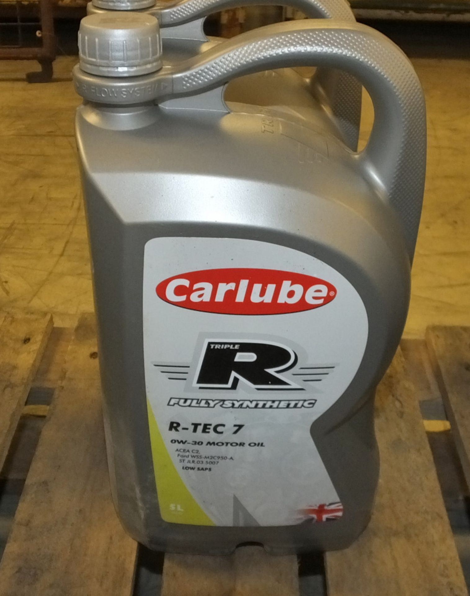 1x Carlube Triple R Semi Synthetic R-Tec 31 oil - 10W-40, 1x Fully Synthetic R-Tec 7 - 0W-30 & more - Image 2 of 3