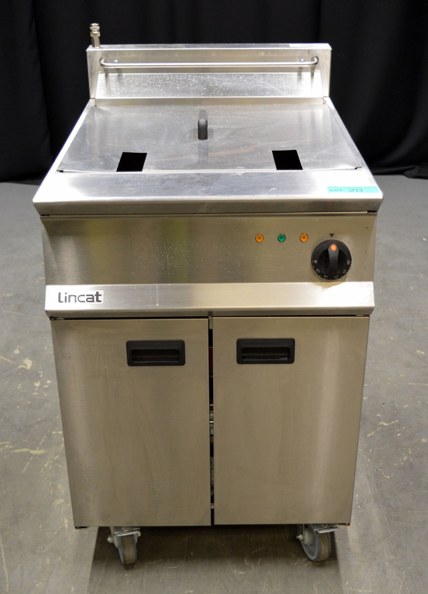 Lincat Opus 800 Electric Free-Standing Single Tank Fryer, 3 phase electric