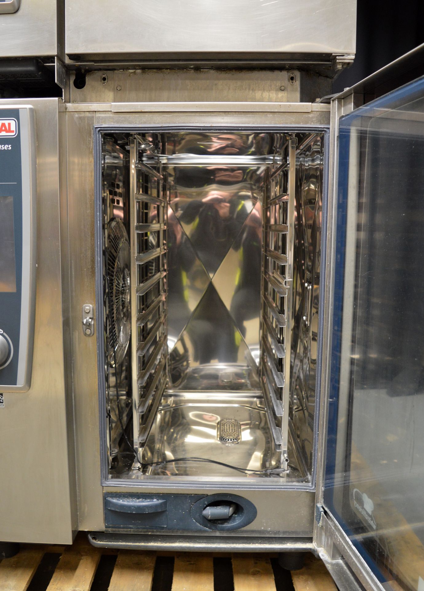 Rational Combi Stacker Oven- SCCWE61 6 grid combi oven and SCCWE101 10 grid combi oven - Image 5 of 19