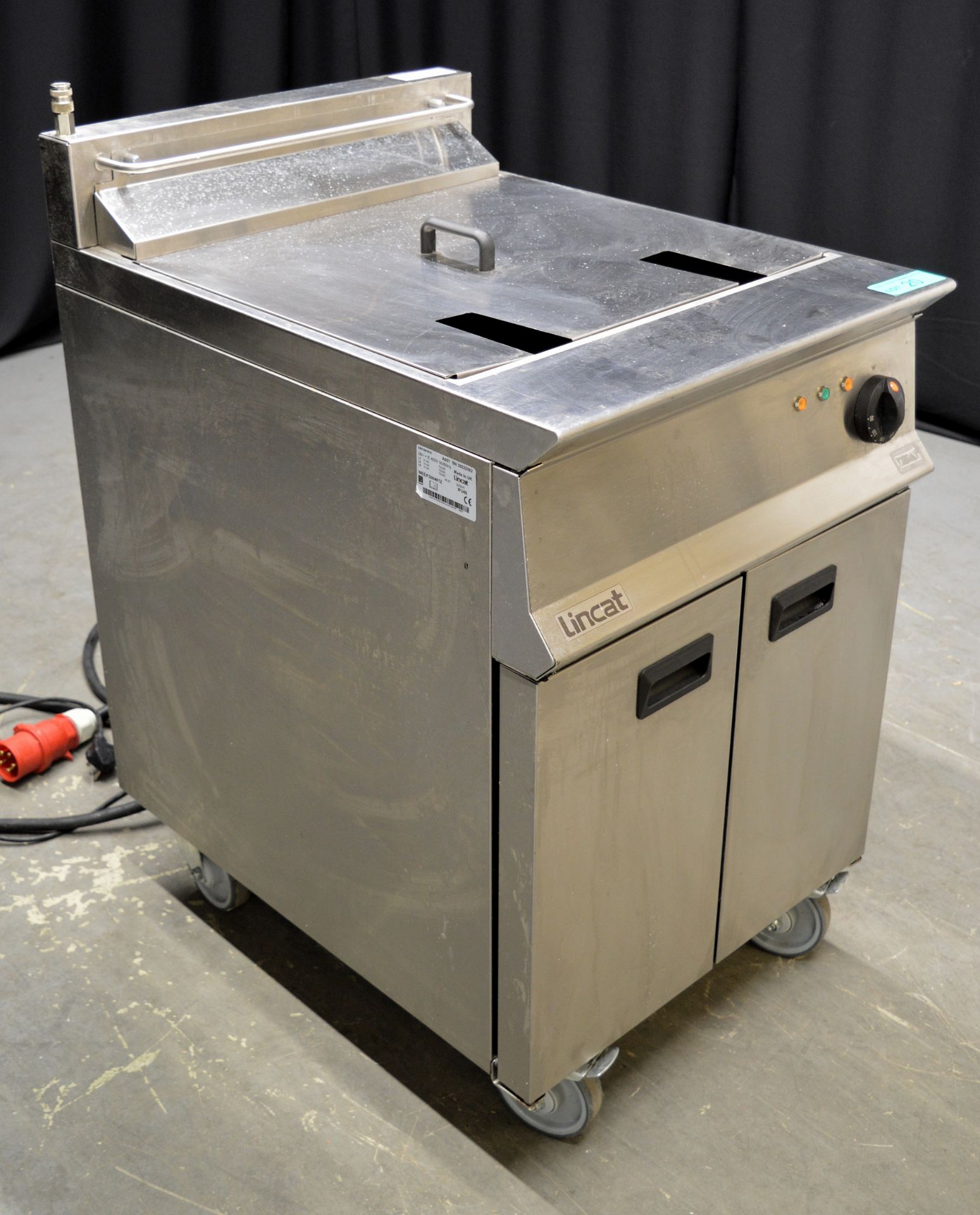 Lincat Opus 800 Electric Free-Standing Single Tank Fryer, 3 phase electric - Image 2 of 9