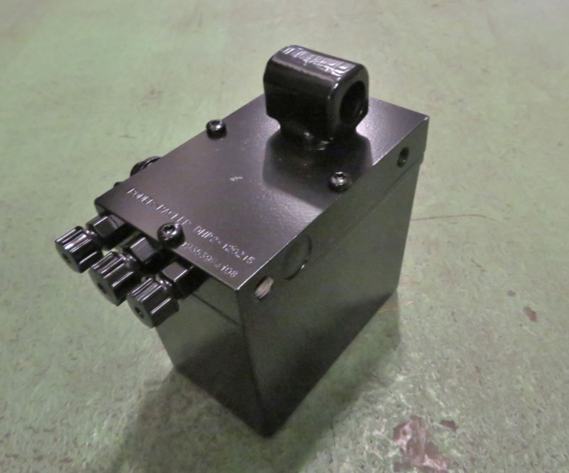 Multipart MP565107 Cab Tilt Pump - Image 2 of 4