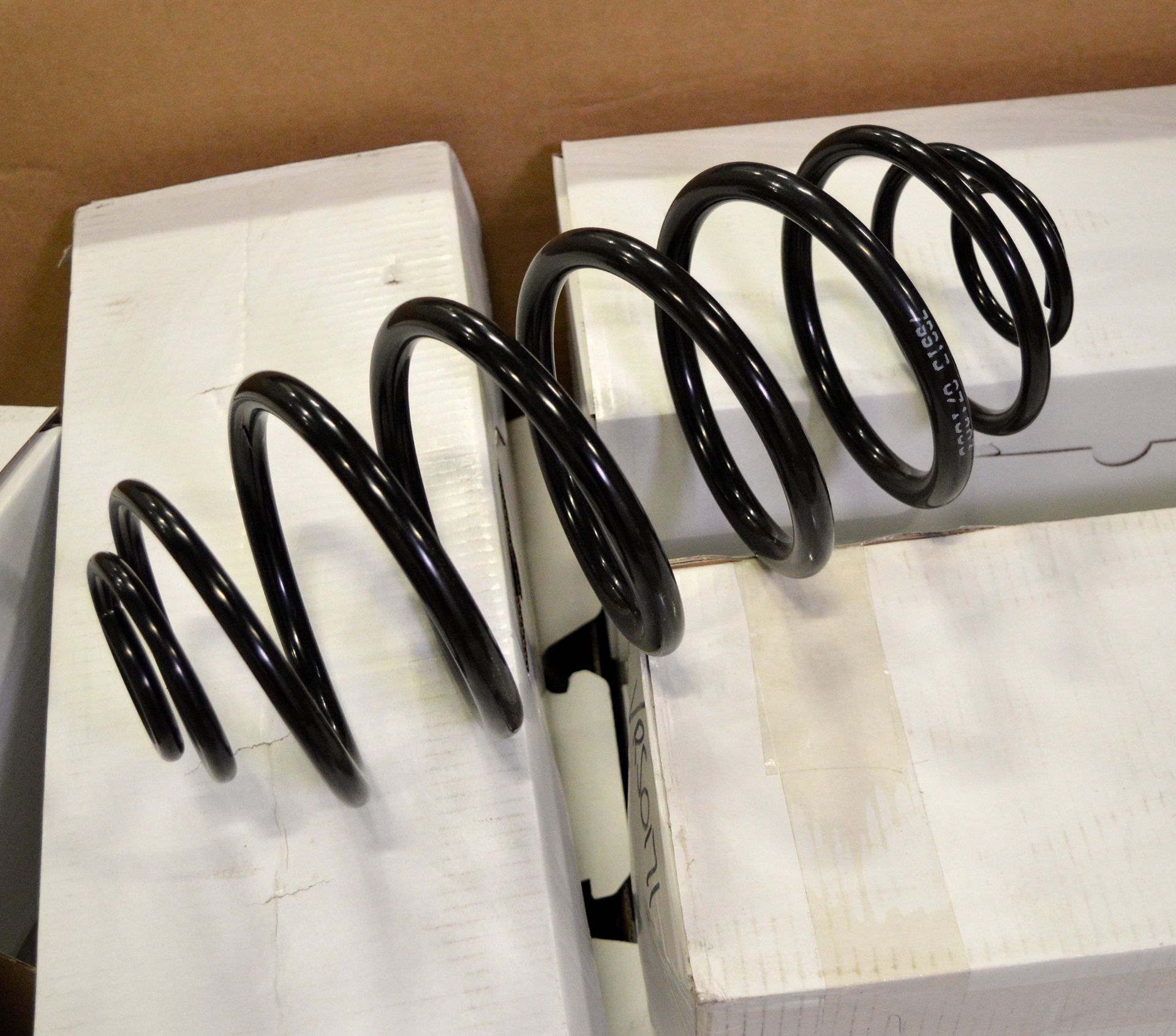 Vehicle parts - rear coil springs - see picture for itinerary for model numbers and quanti - Image 3 of 4