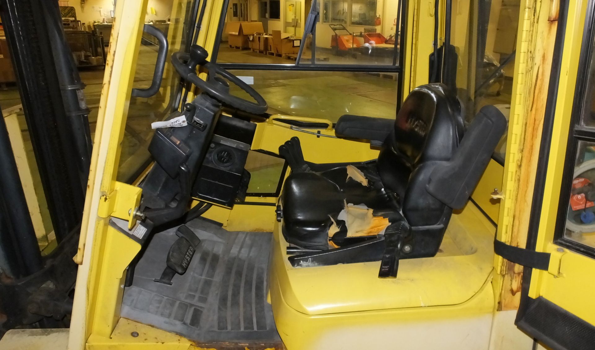 Gas Powered Counterbalance forklift - Hyster H2.50XM - 1999 - SWL 250 - New LOLER Certificate - Image 7 of 23