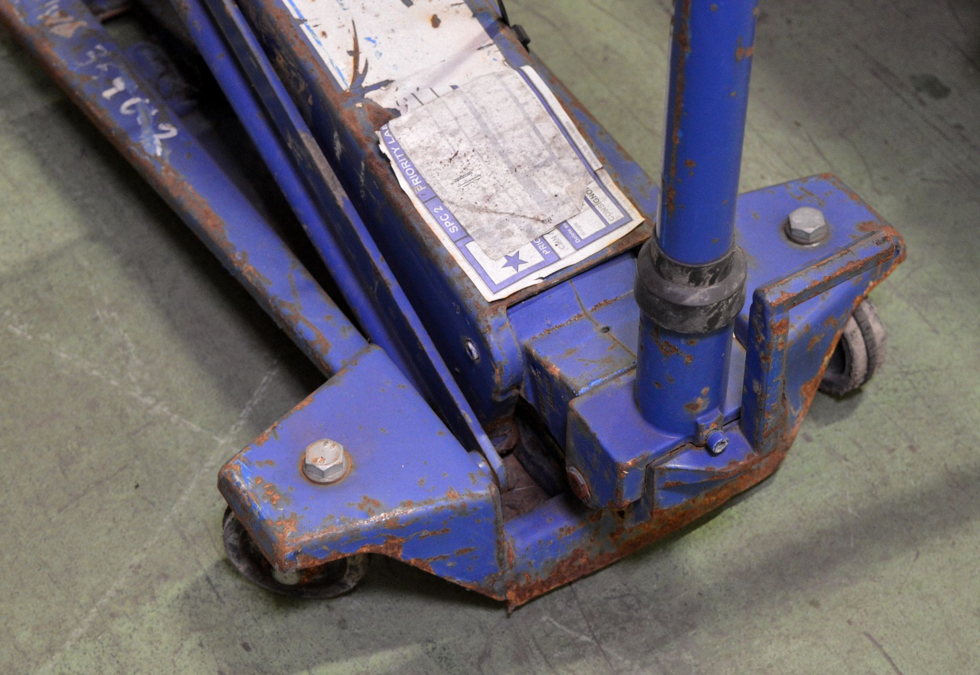 Weber 2000kg Vehicle Trolley Jack - Image 3 of 3