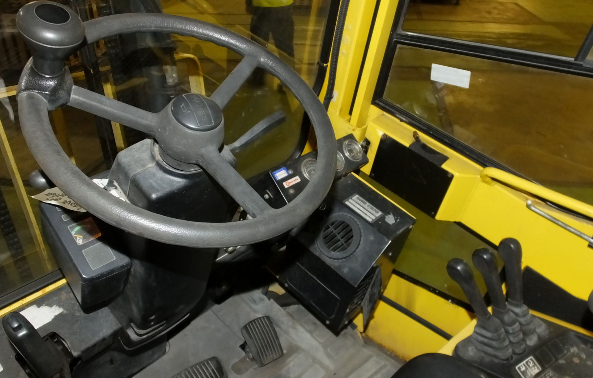 Gas Powered Counterbalance forklift - Hyster H2.50XM - 1999 - SWL 250 - New LOLER Certificate - Image 8 of 23